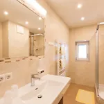 Sonnhof בית הארחה 4*